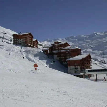 Bien Situe Pour 4 Avec Cuisine, Proche Pistes Et Commerces - Fr-1-452-245 *